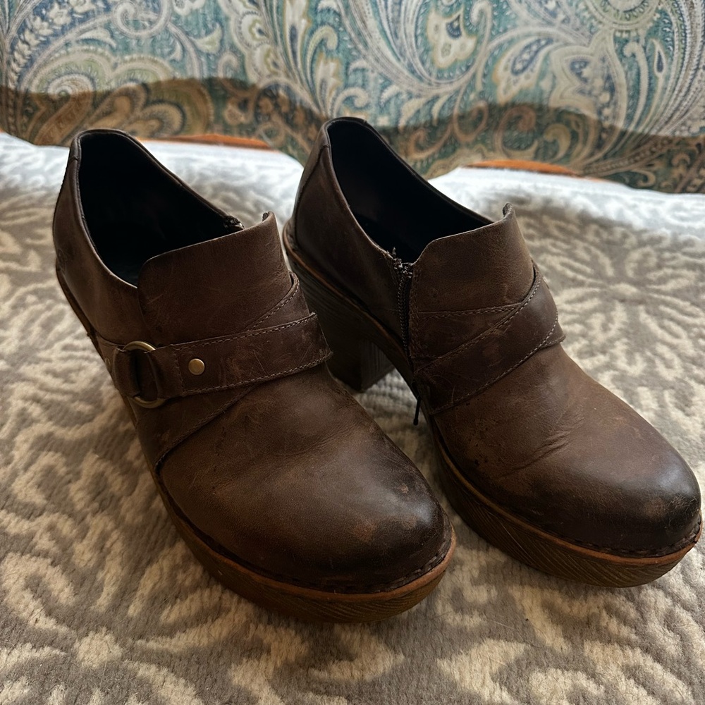 Brown Leather Boots with Strap and Sturdy Sole